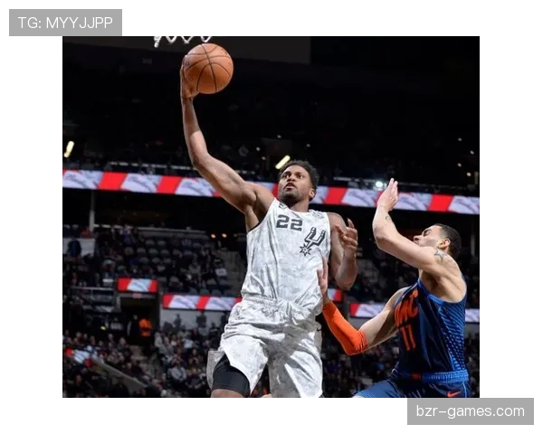 比卢普斯后卫突破创造进攻机会助力球队稳定得分结构